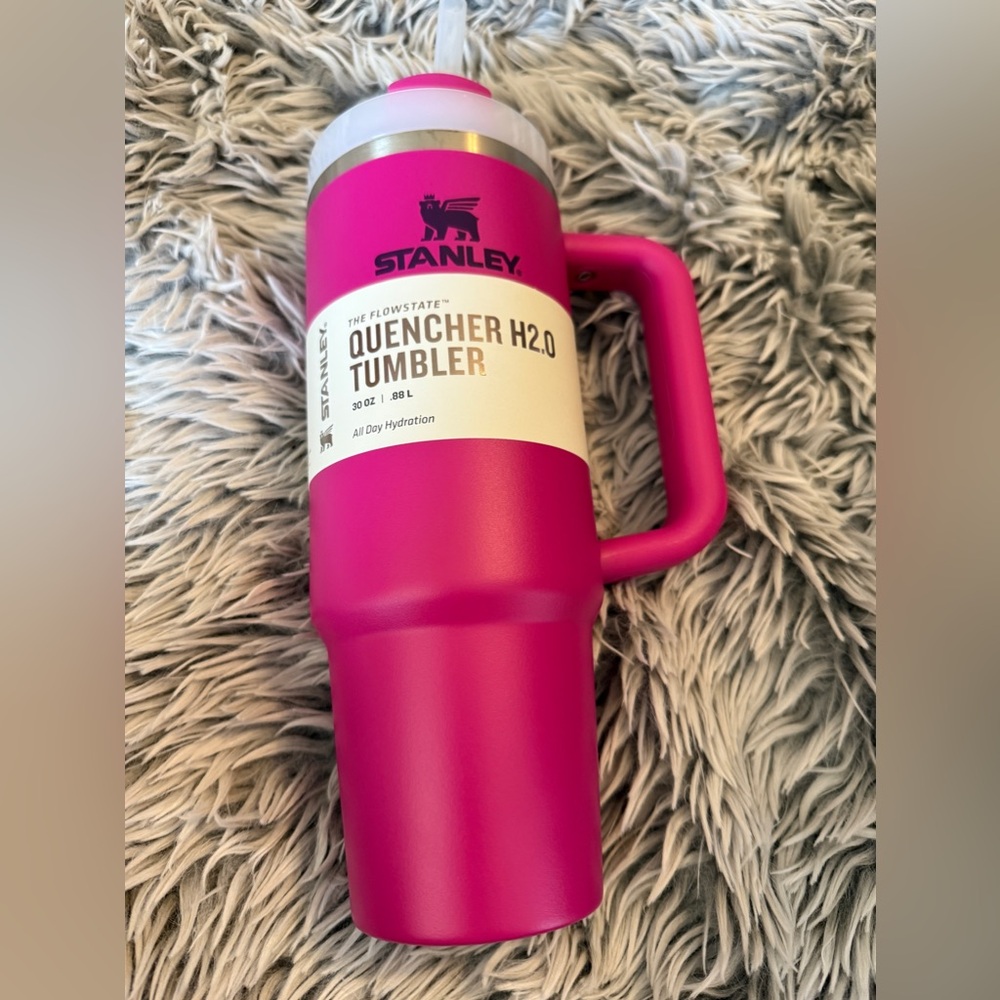 Stanley 30oz Quencher H2O Tumbler in Fuchsia - NWT - Picture 2 of 8
